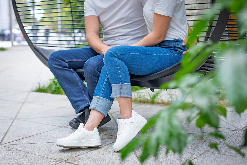 Attract an Emotionally Unavailable Man: 16 Proven Strategies