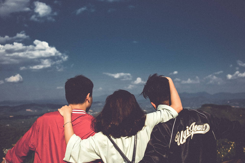 Subtle Ways to Spark Interest: 16 Effective Jealousy-Provoking Strategies