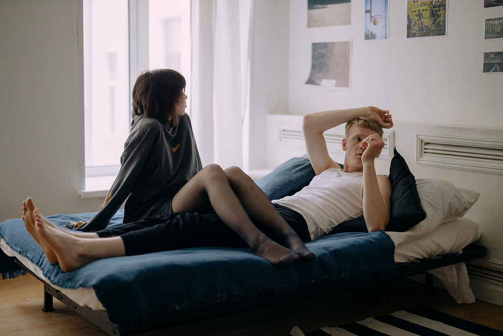 Red Flags: 15 Signs He s Not the Right Person for You
