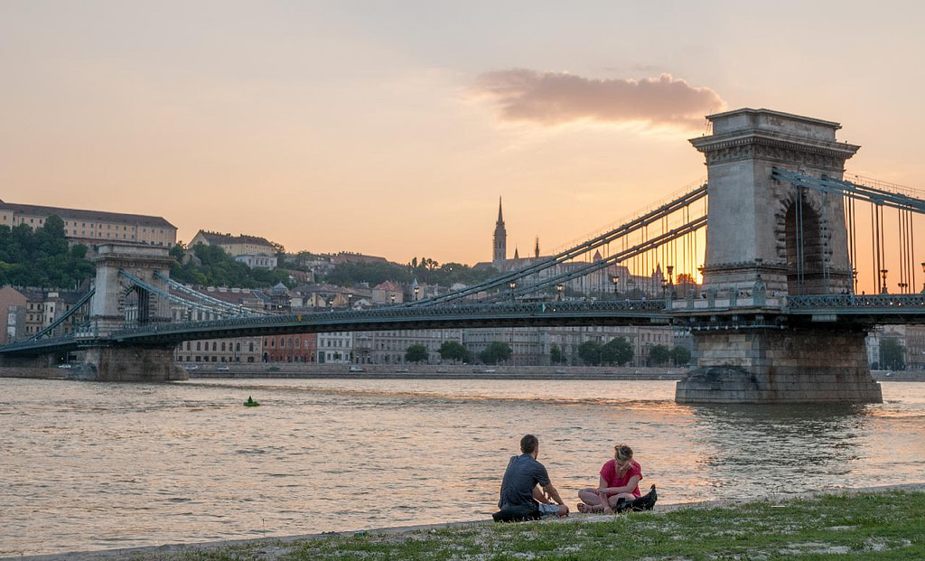 Dating a British Man: A Comprehensive Guide to British Dating Culture