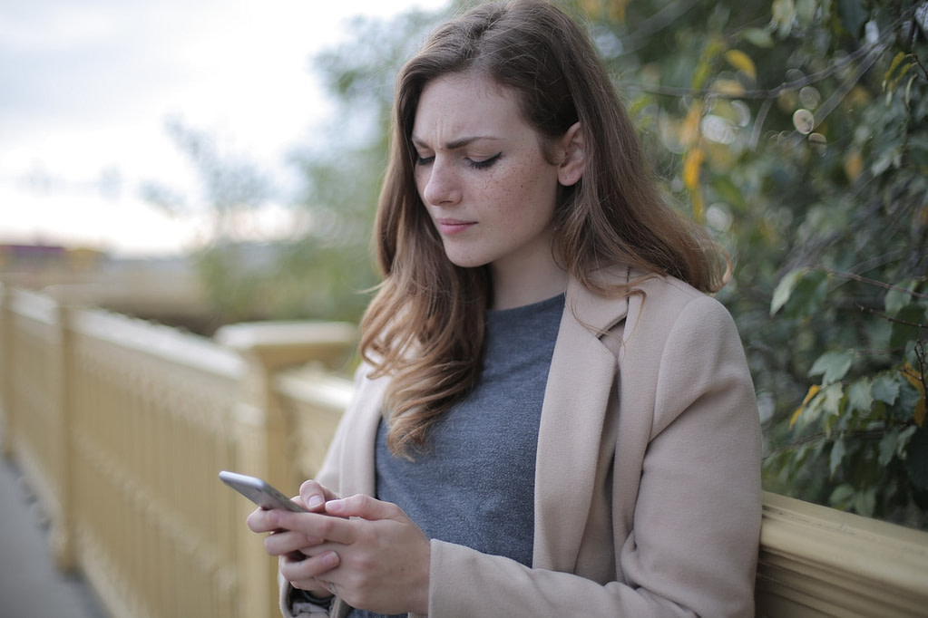 Understanding Male Reactions to Texting Silence: What You Need to Know