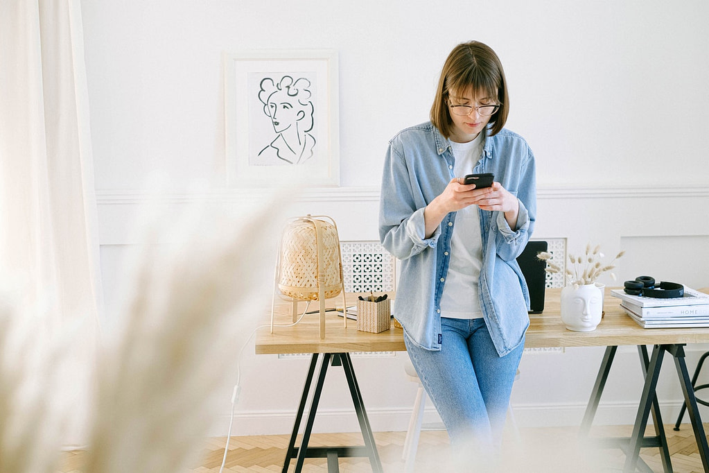 Should You Stop Texting Him? Understanding the  Don t Text  Advice