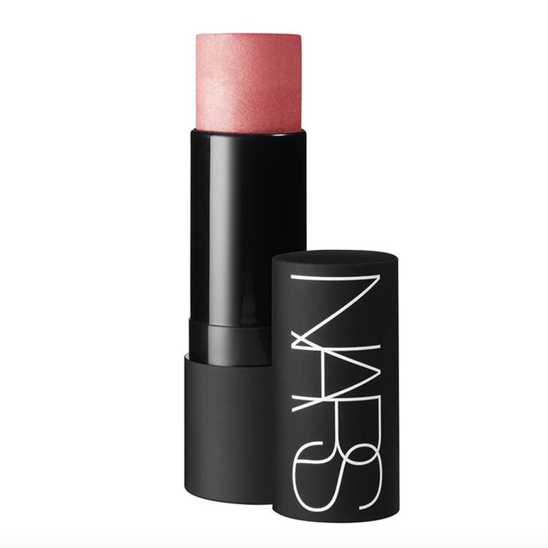 Top Makeup Picks for Women Over 40: Expert Recommendations