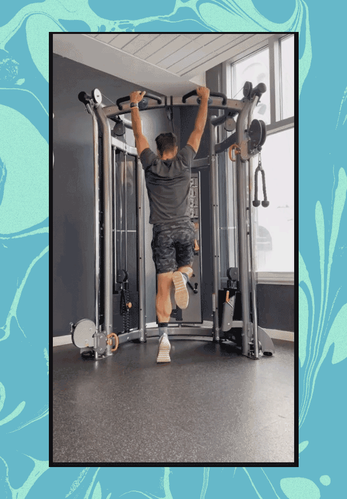 Mastering Pull-Ups: Expert Guide to Strength, Form & Progressions