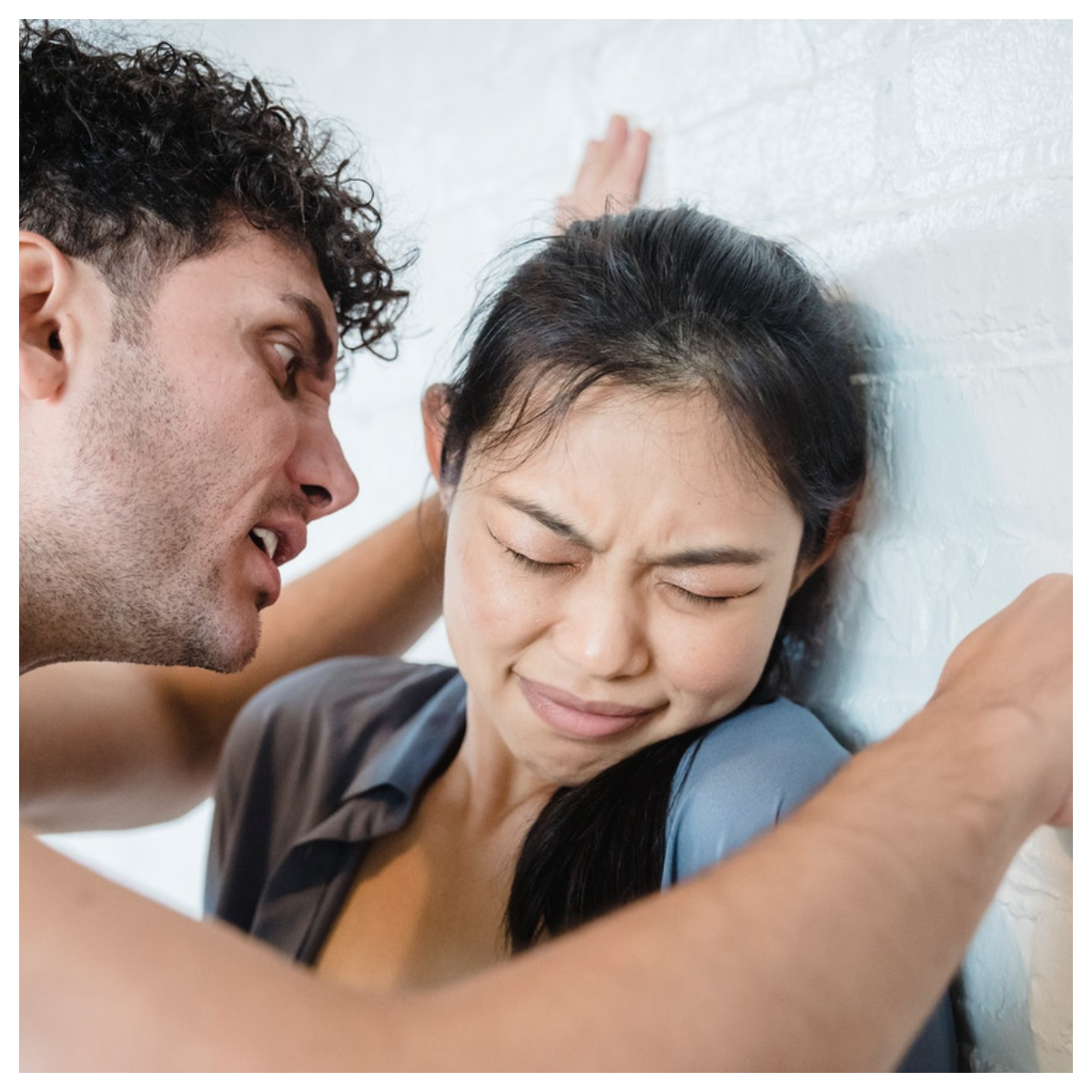 Recognizing Toxic Relationships: 4 Warning Signs