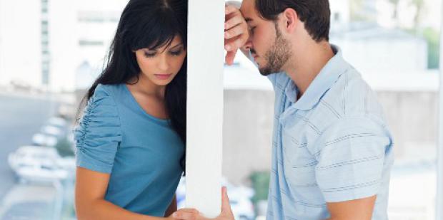 Signs Your Boyfriend May Still Love His Ex (And What To Do)