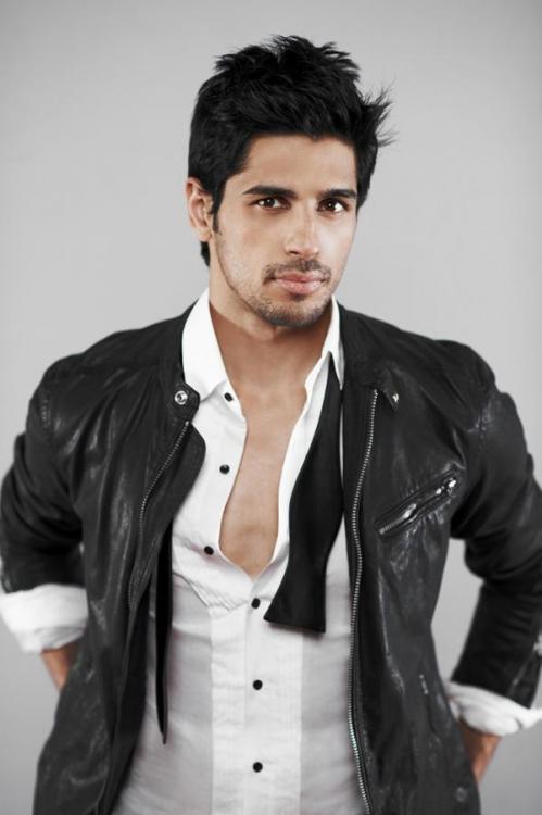 40 Single Celebrities You Can Date: A List for Singles