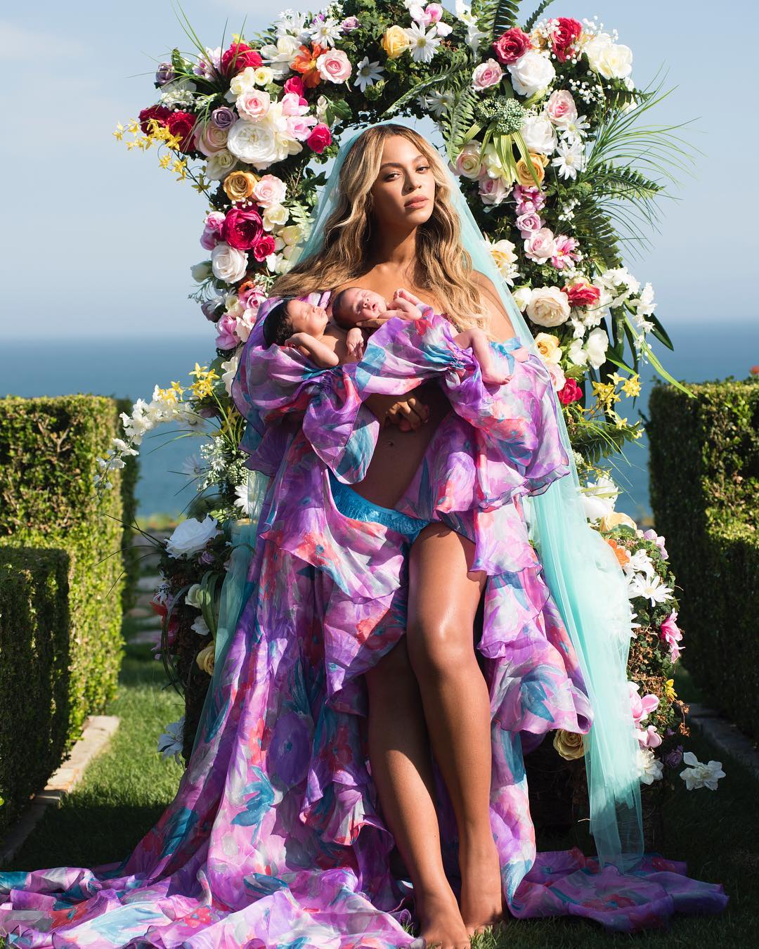 2017 s Top Instagram Moments: Celebrity Photos & Trends