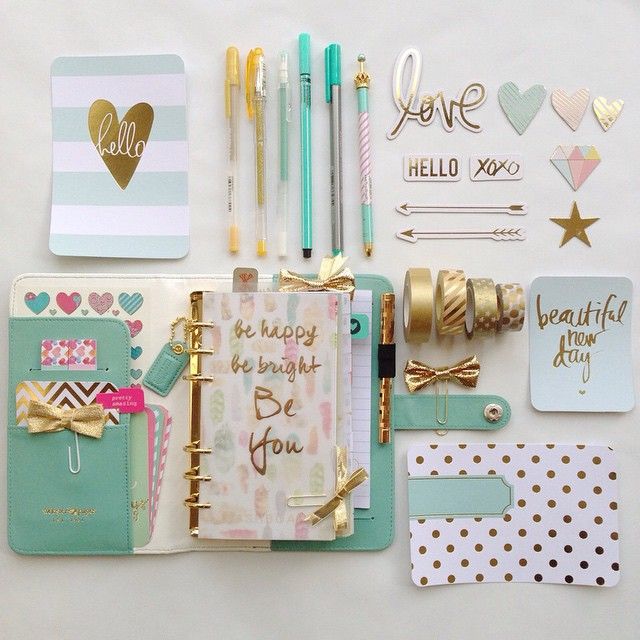 Secret Santa Gift Ideas: Popular & Universally Loved Options