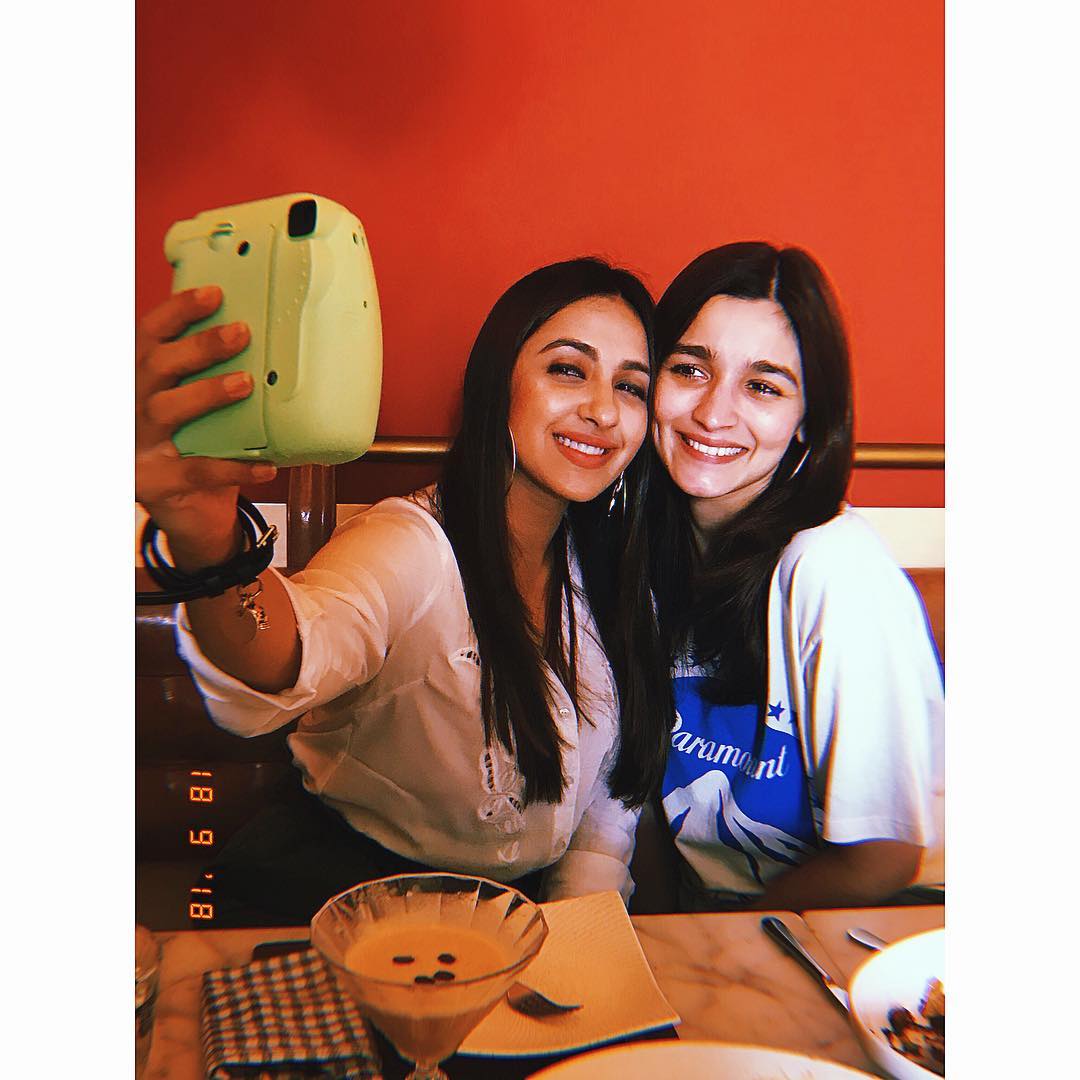 Navigating Distance: Common Challenges in Long-Distance Friendships
