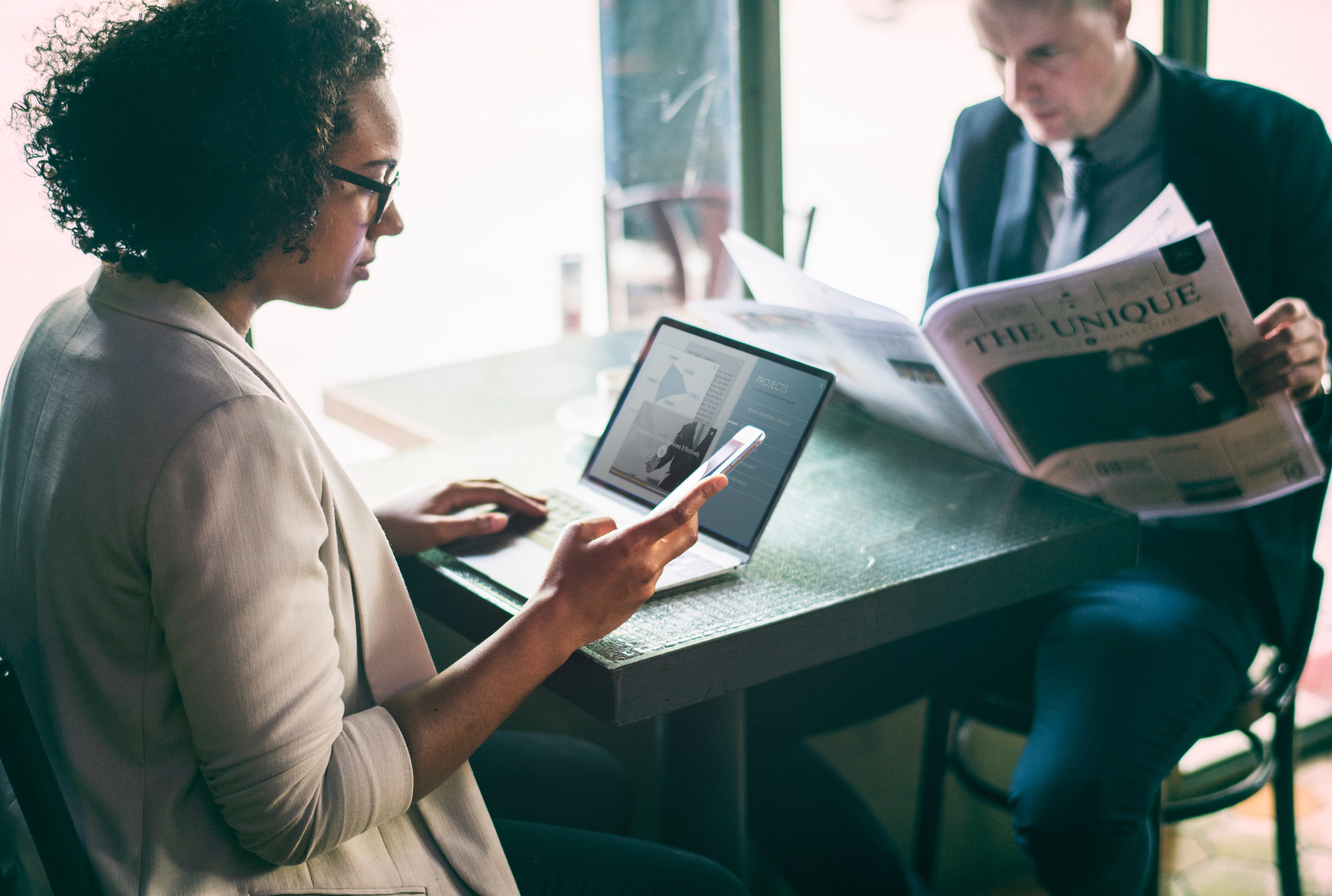 Social Media s Impact on Relationships: 4 Potential Pitfalls