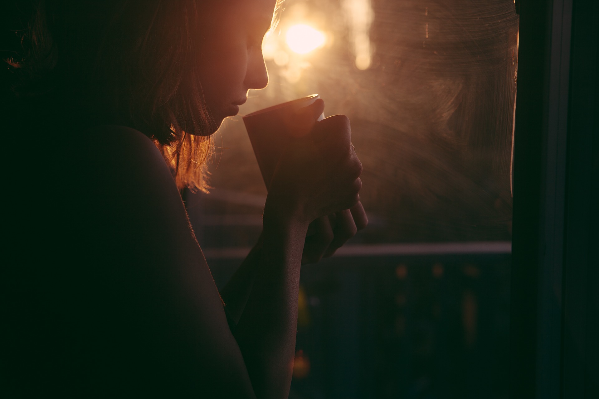 Dating an Aries Woman: 10 Essential Things to Know