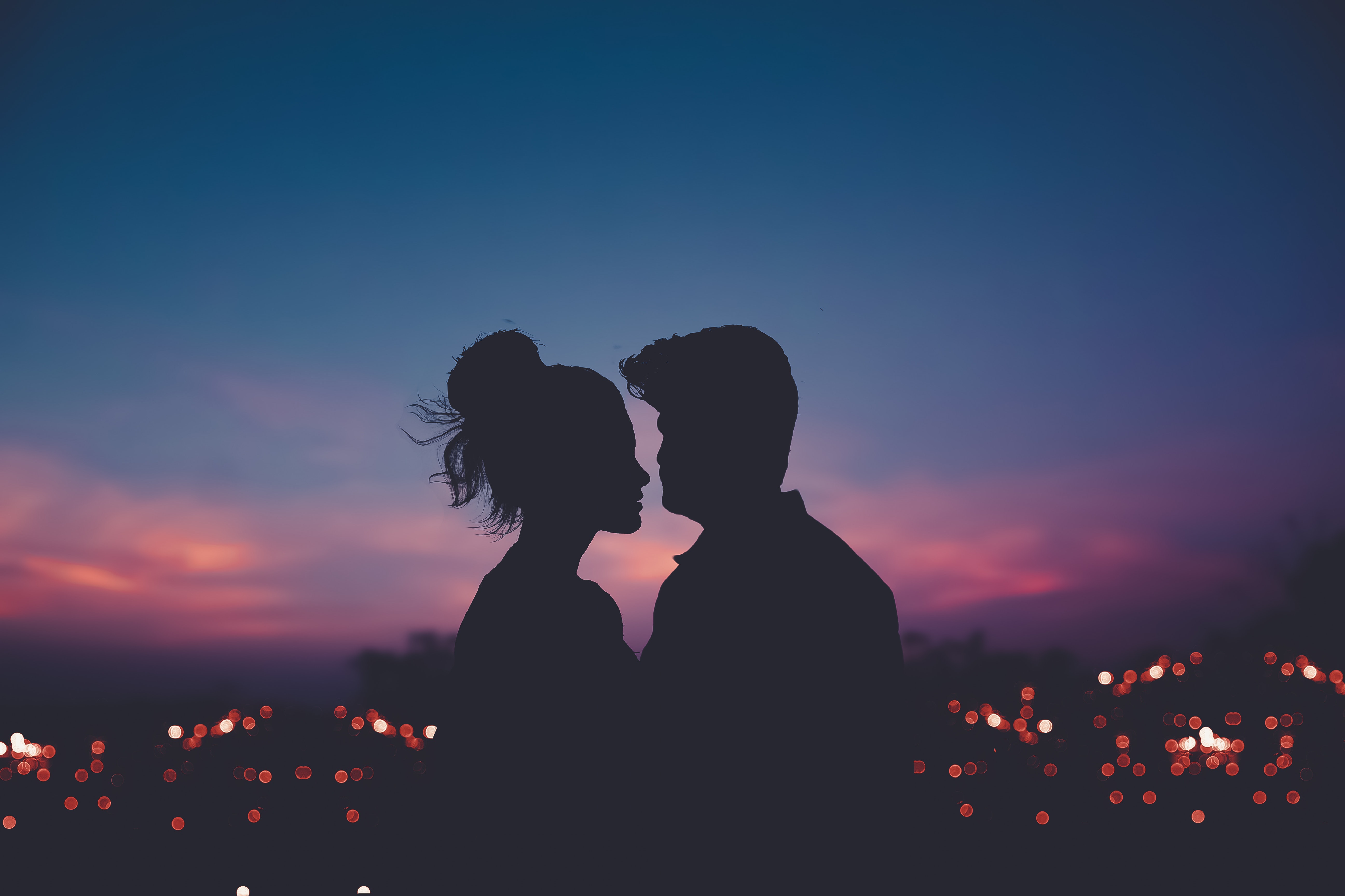 Recognizing Emotional Abuse: 5 Signs of a Controlling Boyfriend