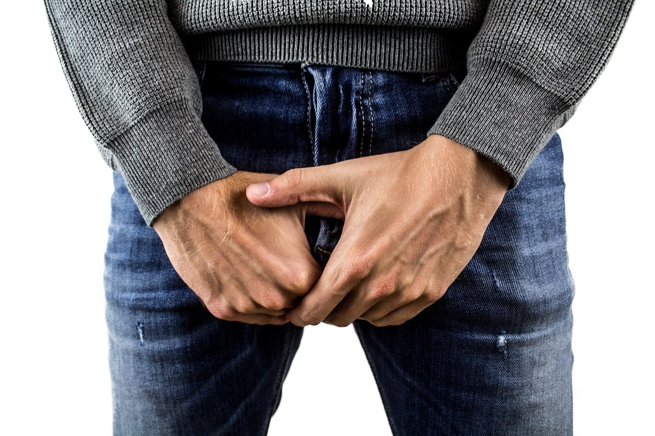 Common Male Habits That Irritate Women & How to Improve