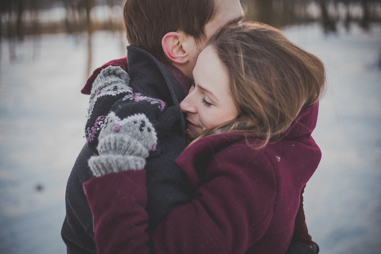 Understanding Aquarius Compatibility: Pros & Cons of Dating This Zodiac Sign