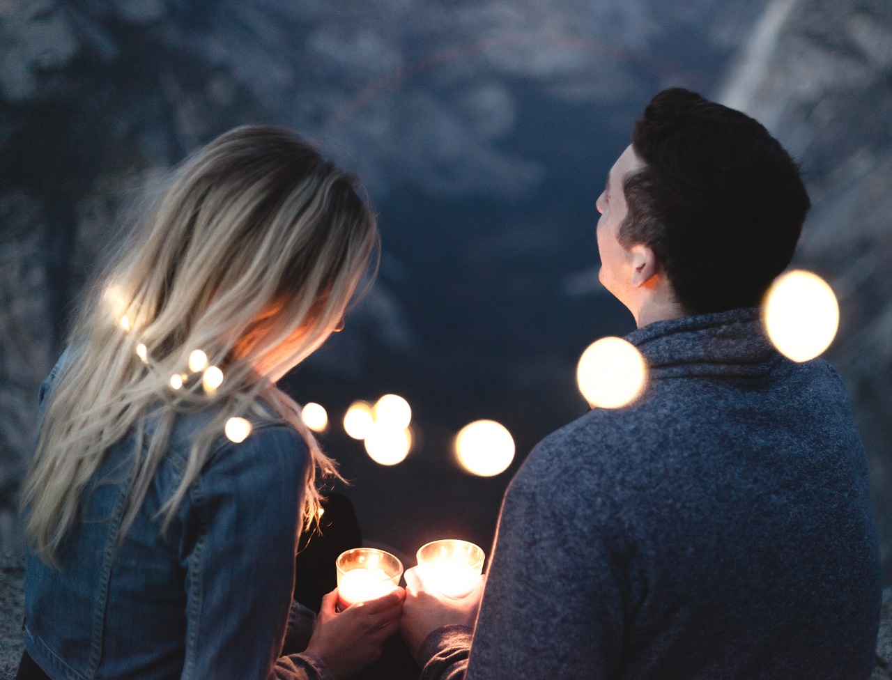 Capricorn Compatibility: Understanding the Pros & Cons of Dating Capricorns