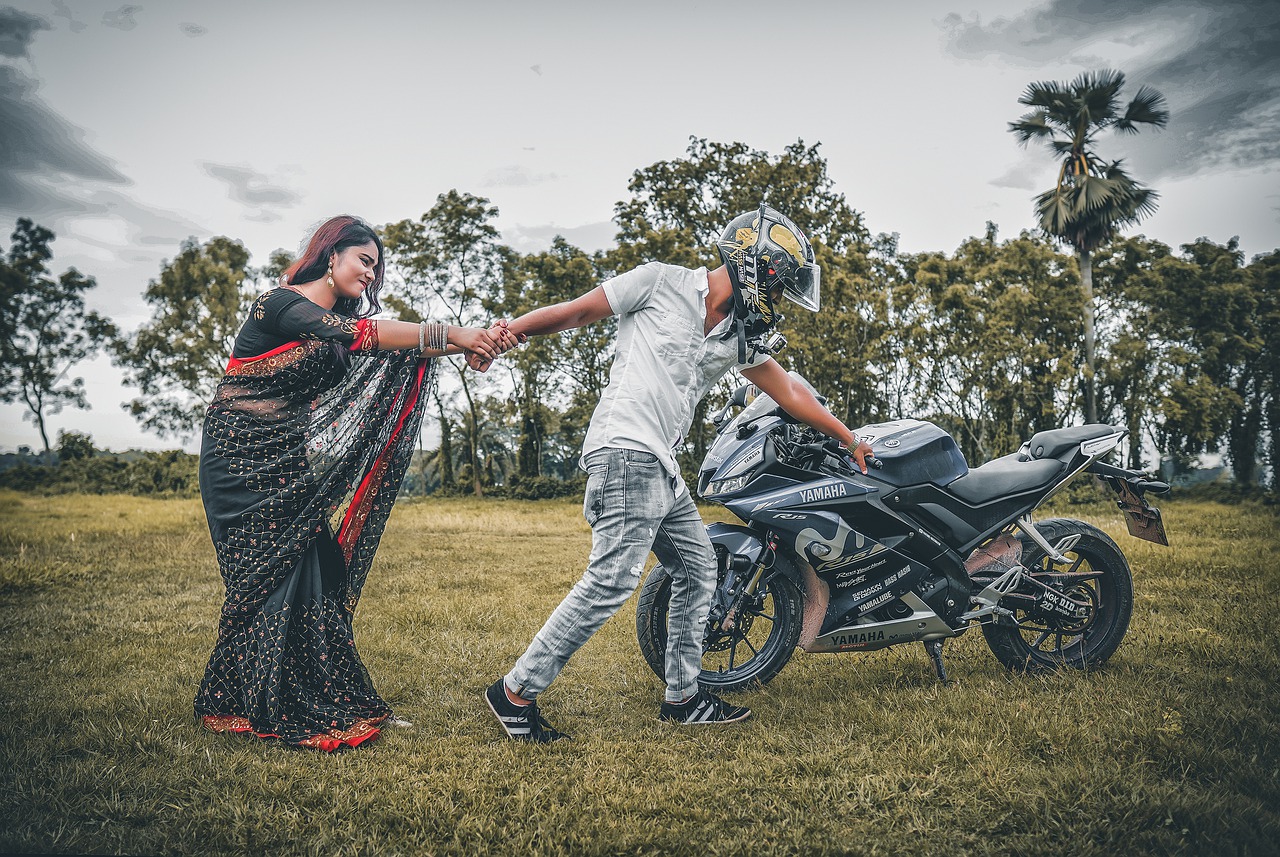 Navigating In-Law Relationships: Understanding Challenges & Finding Solutions