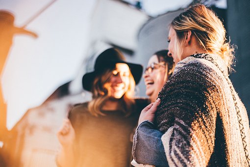 Long-Distance Friendship: Relatable Moments & Why They Matter