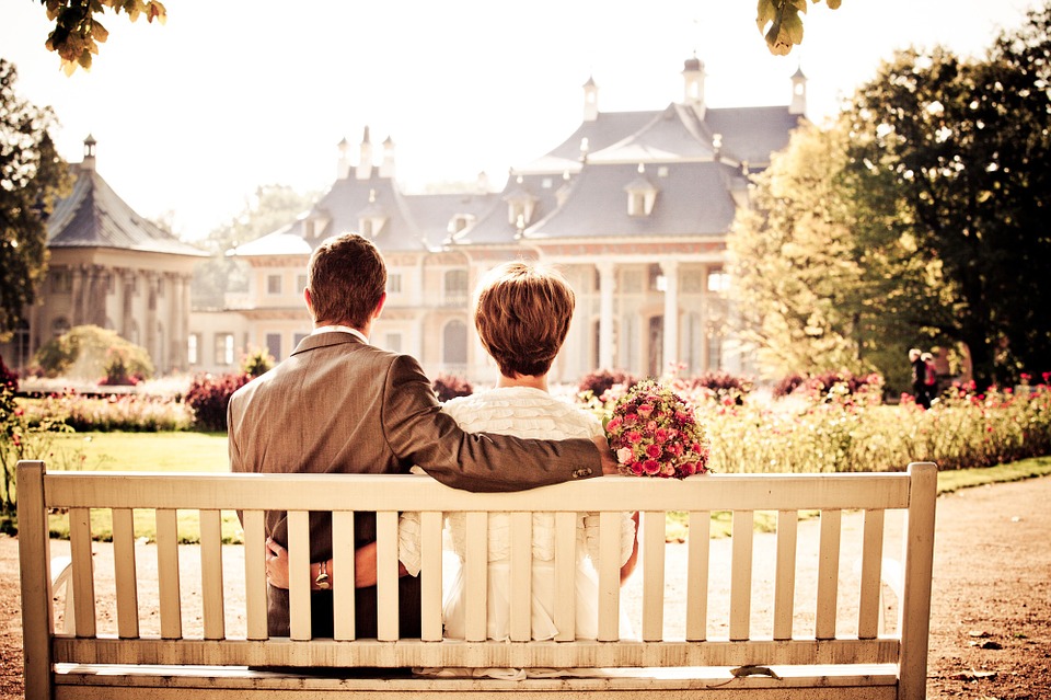 Signs Your Partner May Be Losing Feelings: Understanding Relationship Changes
