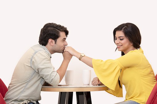 First Date Questions to AVOID: Make a Great First Impression