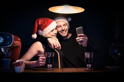 First Date Questions to AVOID: Make a Great First Impression