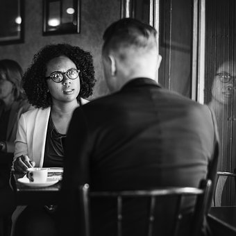 First Date Questions to AVOID: Make a Great First Impression