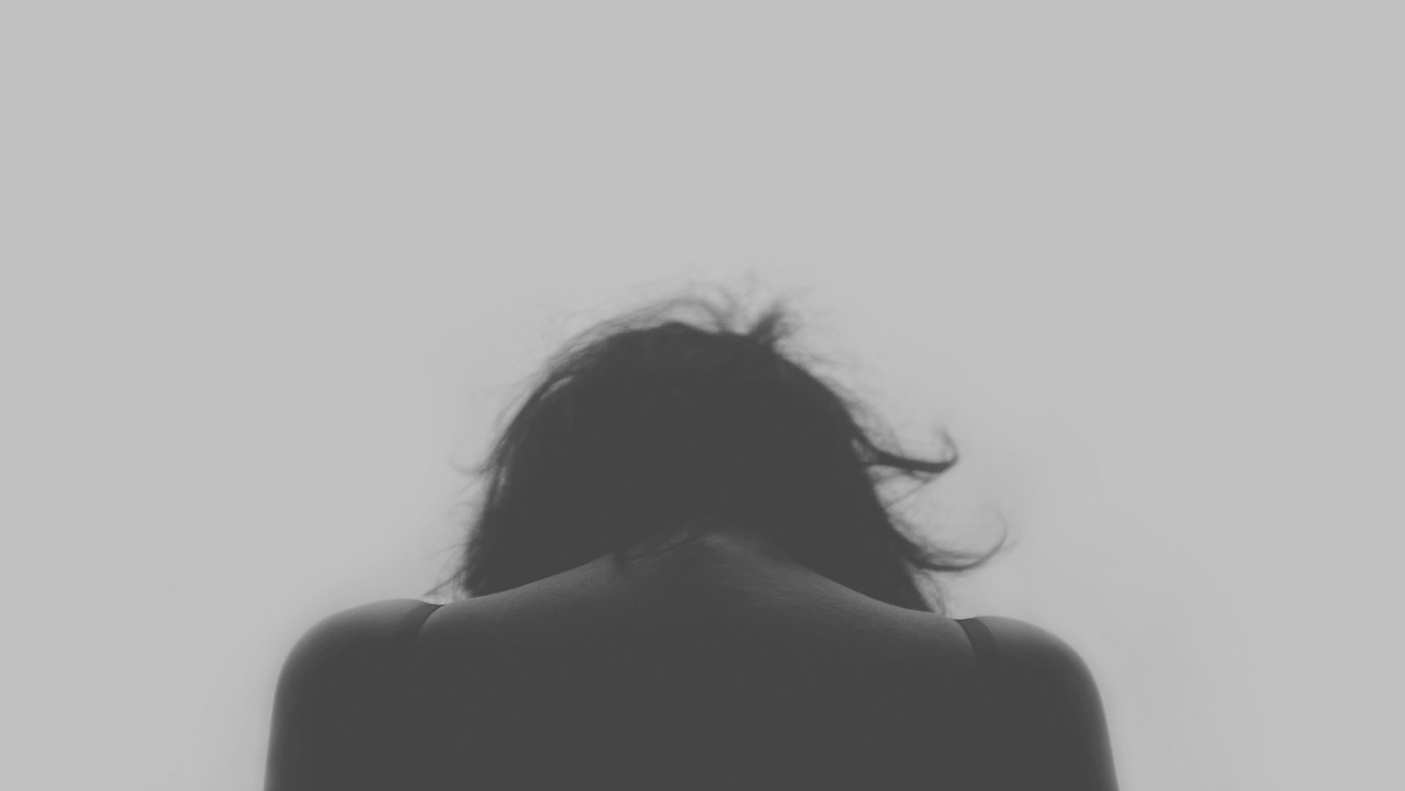 Navigating Heartbreak: 5 Common & Challenging Stages of Healing After a Breakup