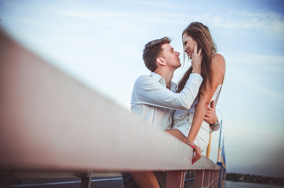 Healthy Communication in Relationships: 6 Essential Tips