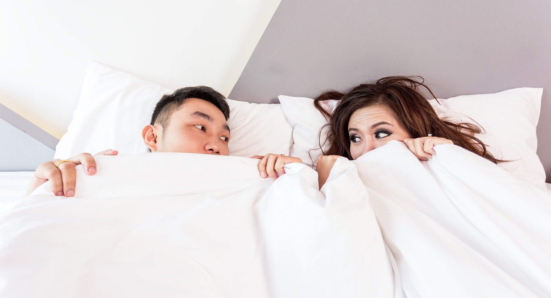 Is Your Relationship Moving Too Fast? 7 Warning Signs & What To Do