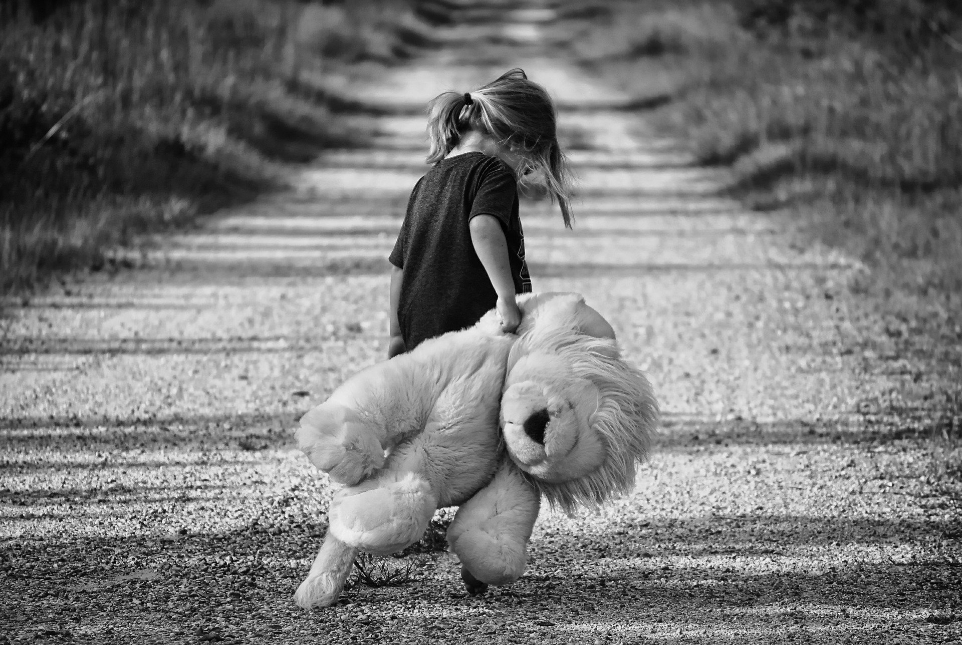 Understanding Relationship Insecurity: Causes & Solutions
