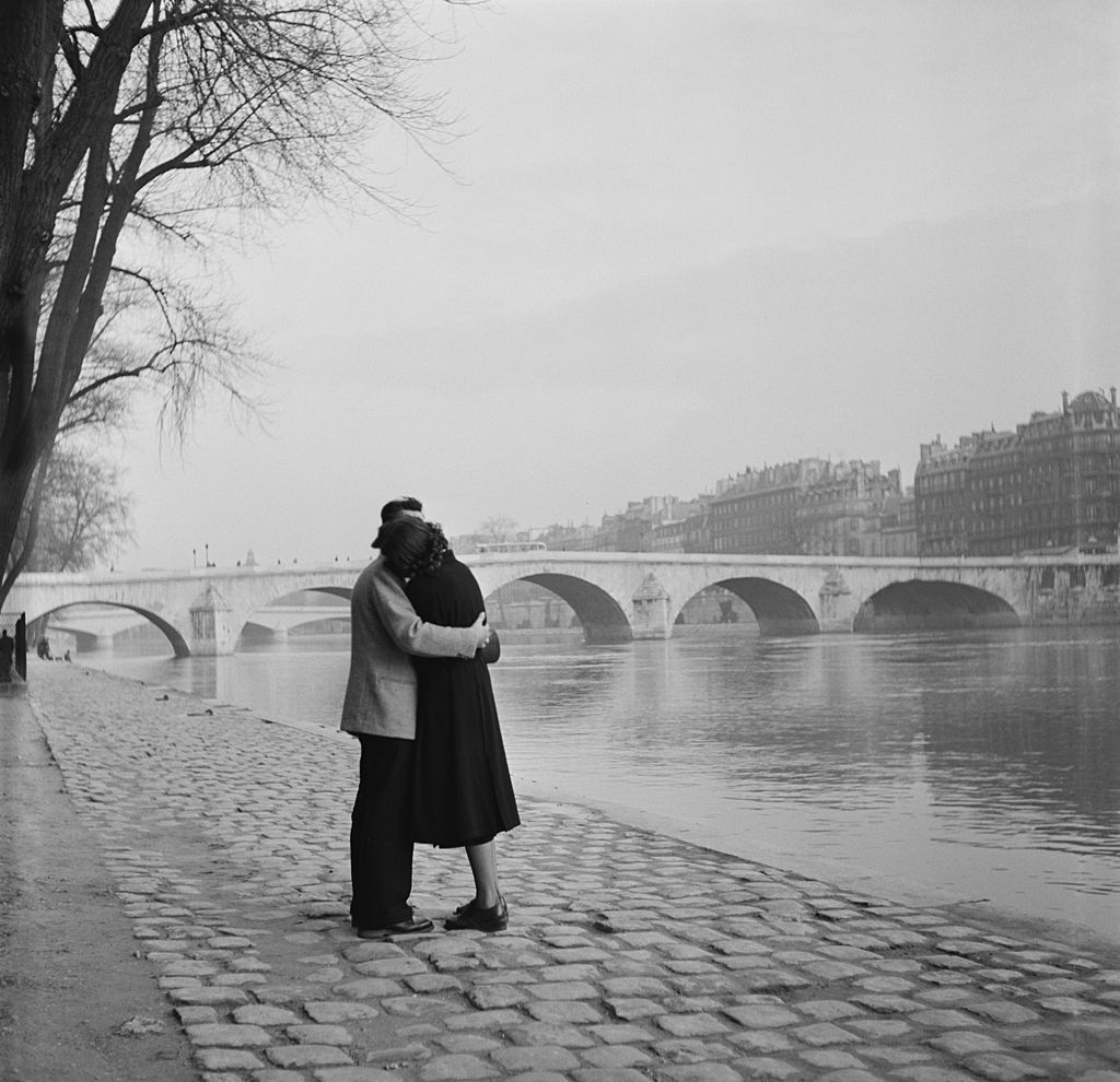 Hug Day 2020: Meaningful Wishes, Quotes & Images to Share