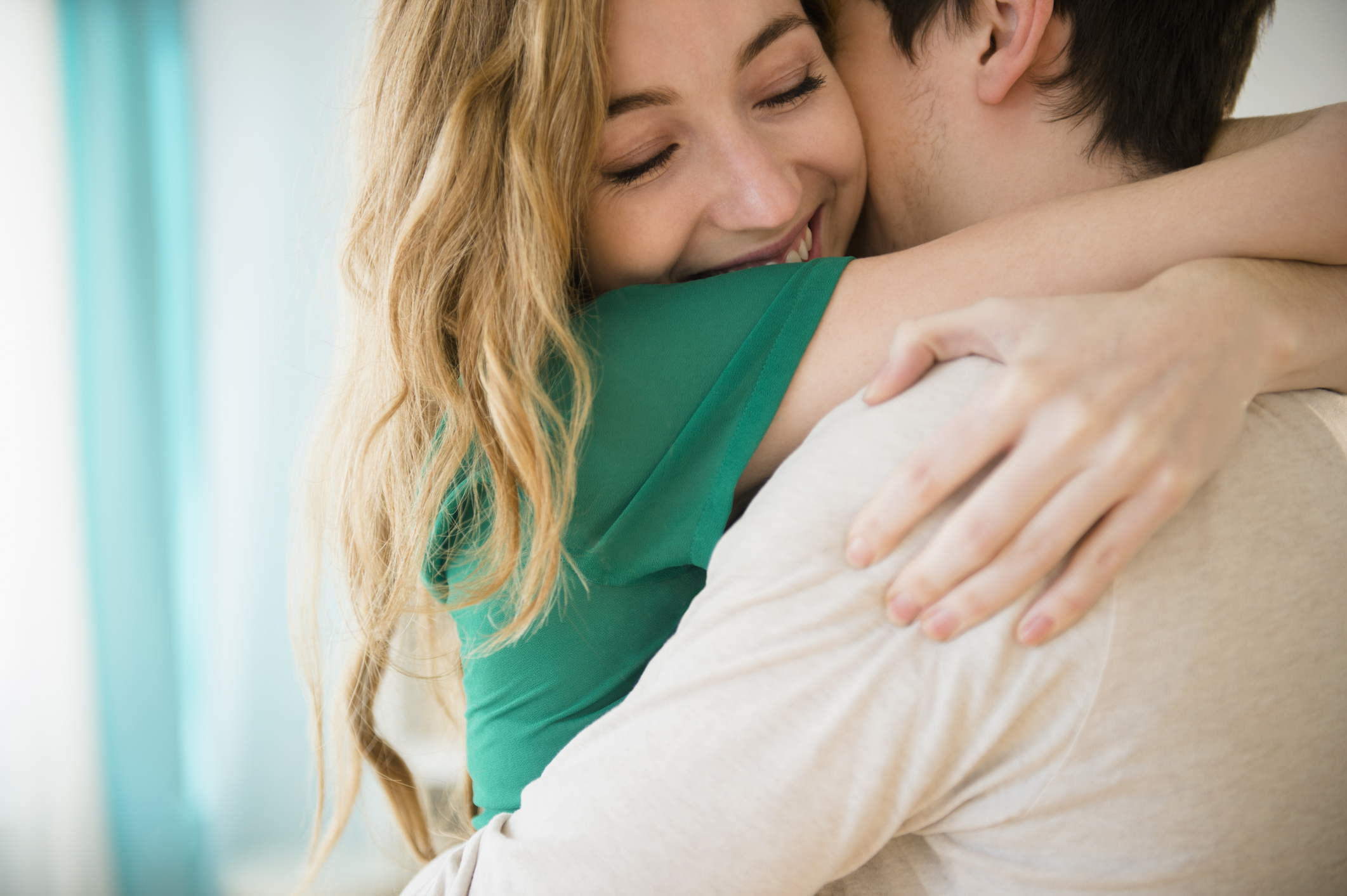 Hug Day 2020: Meaningful Wishes, Quotes & Images to Share