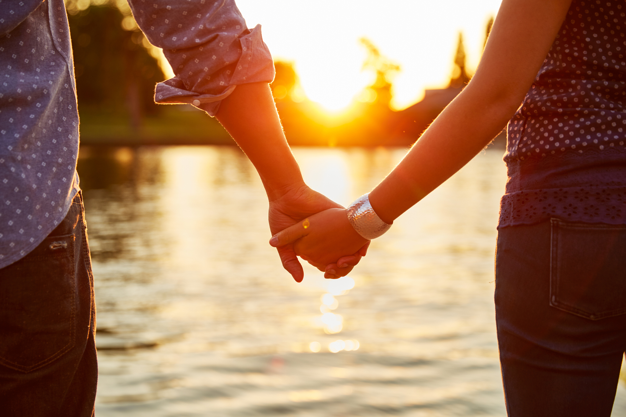 Navigating Trust Issues in Relationships: 8 Essential Tips