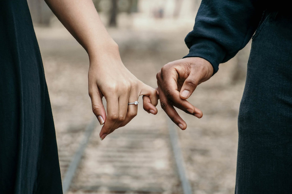 Navigating Workplace Relationships: Strategies for Spouses Working Together
