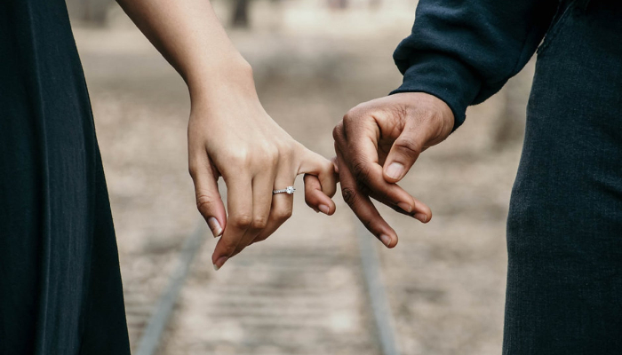 Build a Stronger Relationship: 5 Habits for Happiness & Emotional Connection
