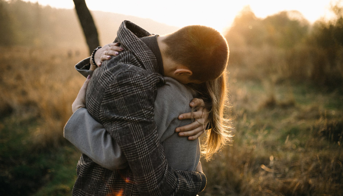 Build a Stronger Relationship: 5 Habits for Happiness & Emotional Connection