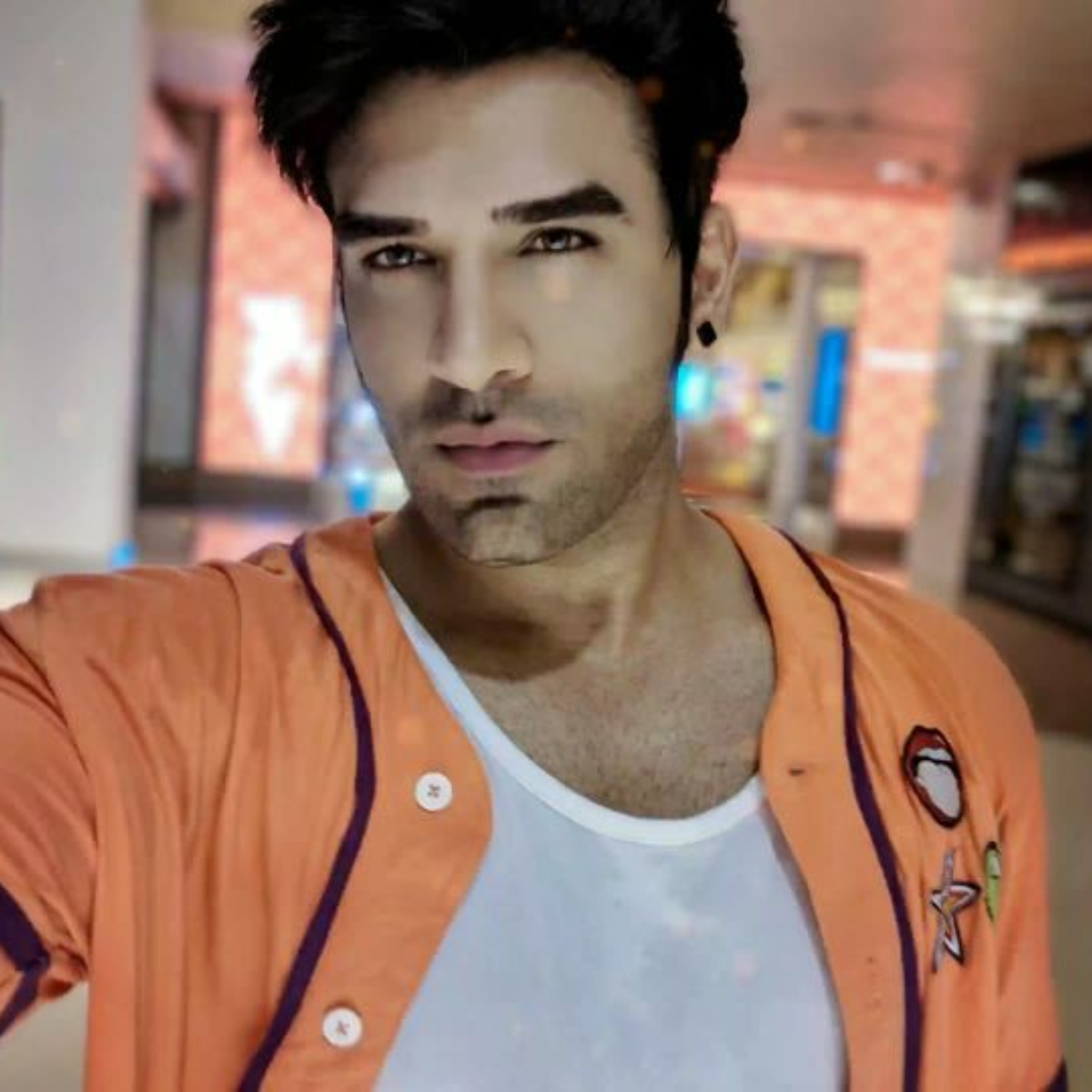 Cancer & Sagittarius Compatibility: A Deep Dive into Paras Chhabra & Mahira Sharma s Relationship
