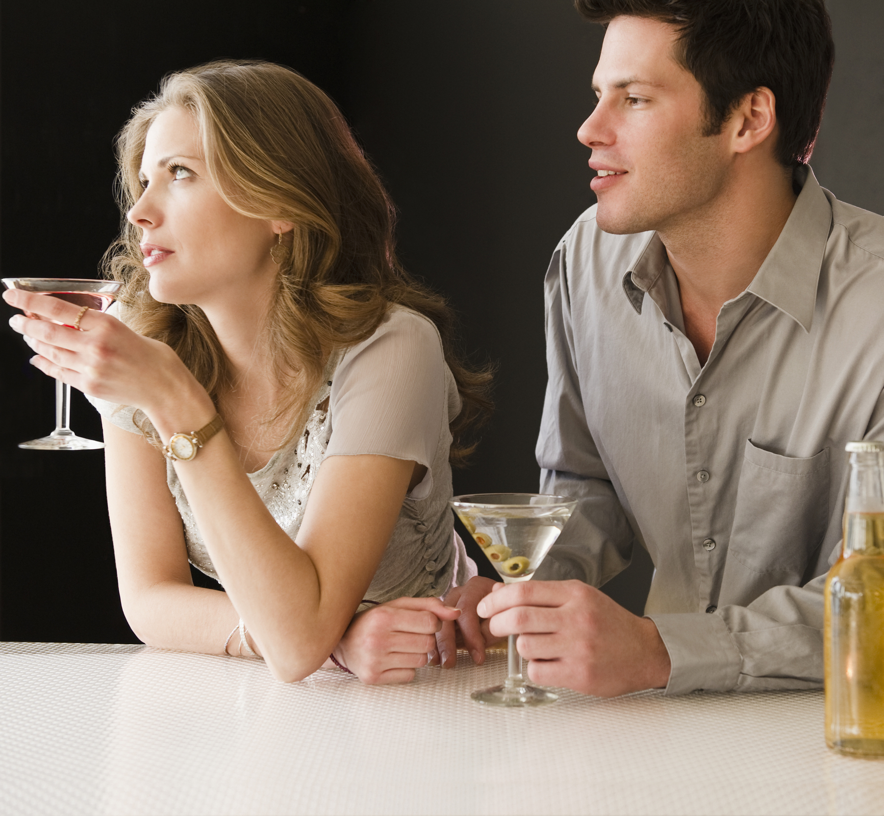 5 Signs of an Unhealthy & Toxic Relationship: Recognizing & Escaping