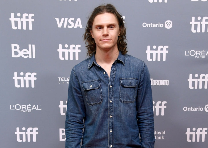 Aquarius & Libra Compatibility: Halsey & Evan Peters  Relationship Analysis