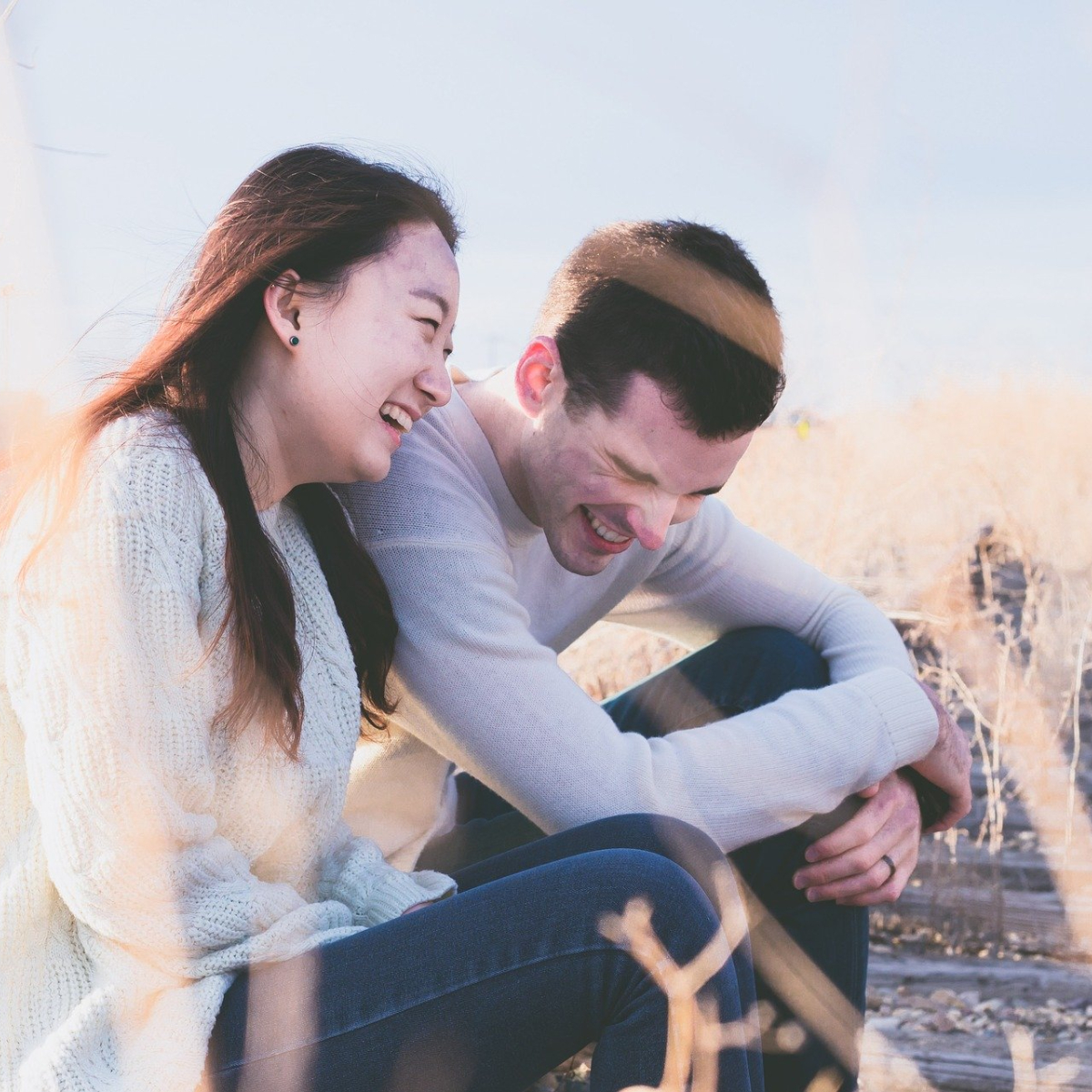 Decoding Attraction: 5 Body Language Signs They Like You