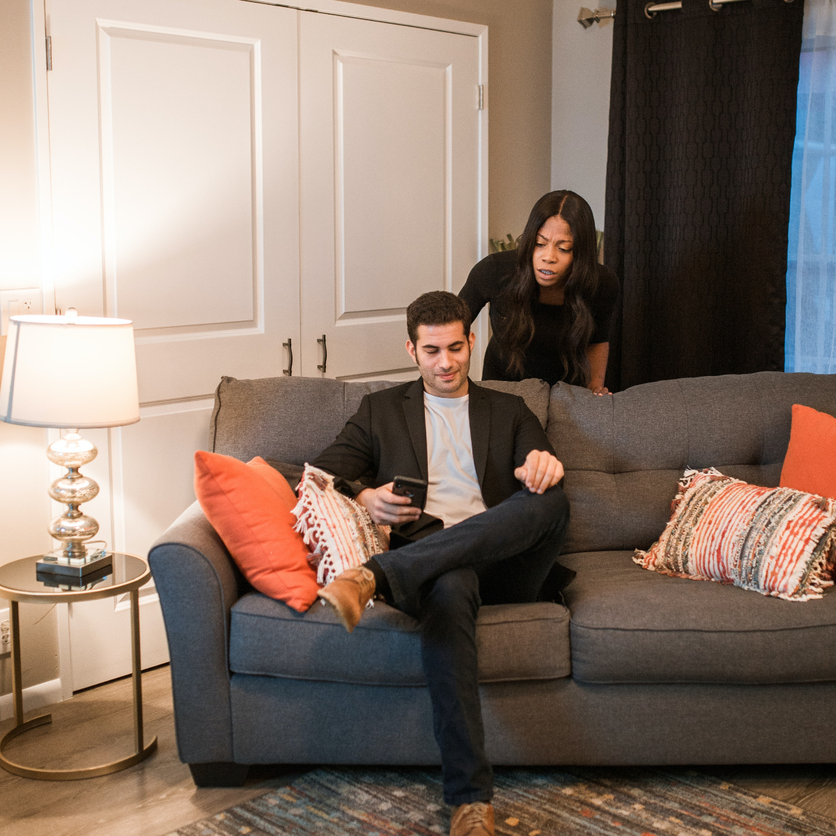 5 Signs He Might Be Two-Timing: Red Flags & What to Do