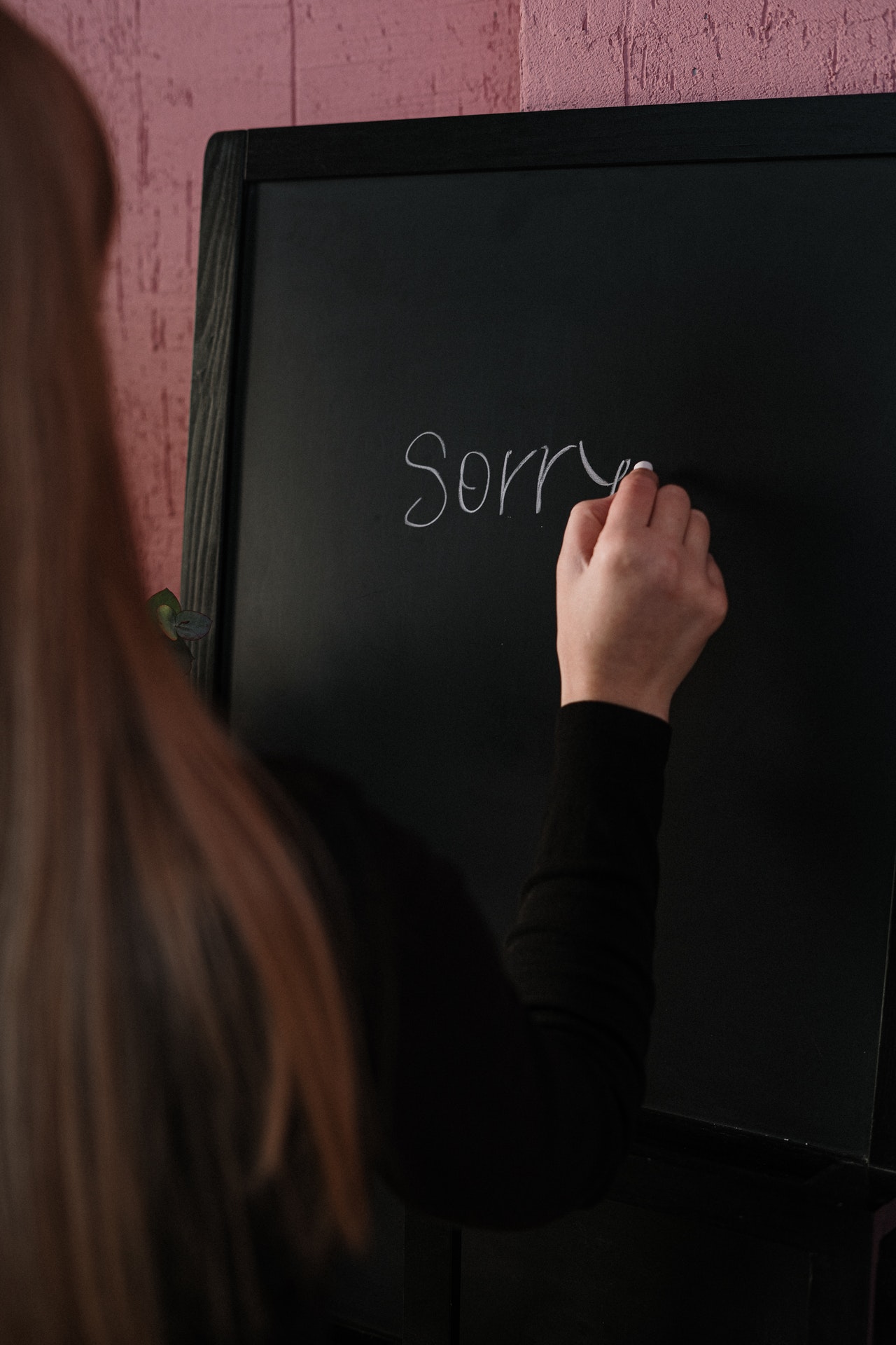 Gaslighting in Relationships: 8 Warning Signs & How to Break Free