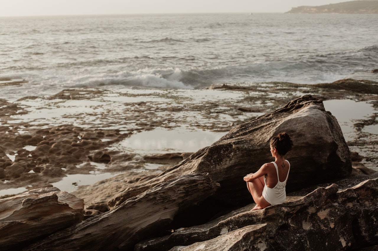 Gaslighting in Relationships: 8 Warning Signs & How to Break Free