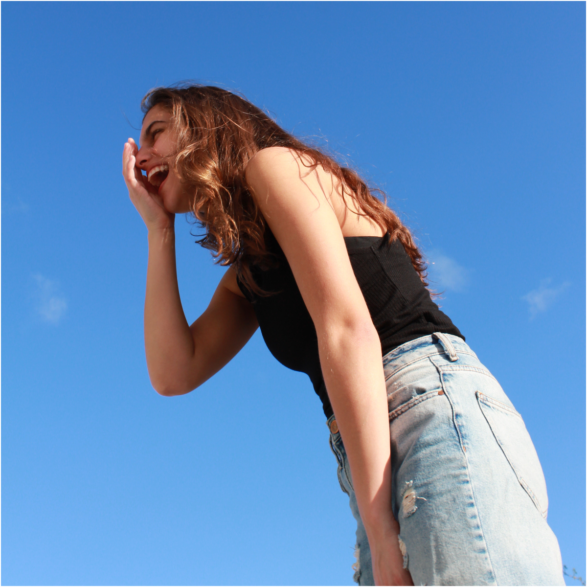 How to Make a Girl Laugh: 4 Proven & Easy Techniques
