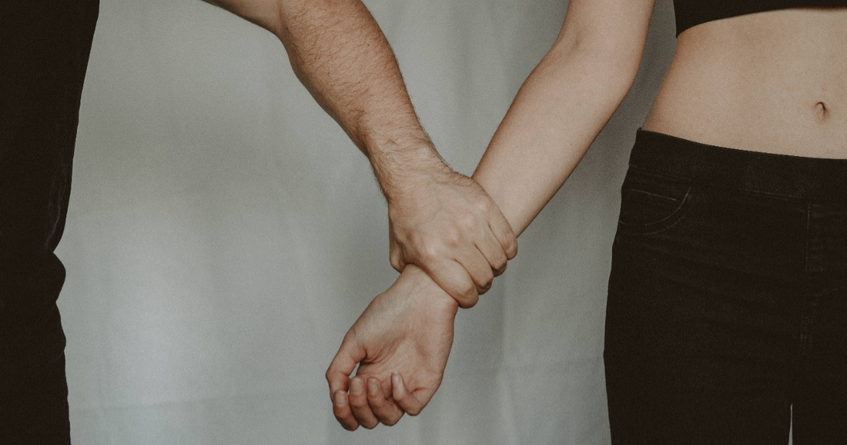 Recognizing Controlling Behavior in a Partner: 4 Subtle Signs