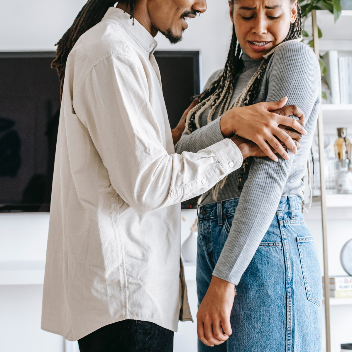 Recognizing Controlling Behavior in a Partner: 4 Subtle Signs