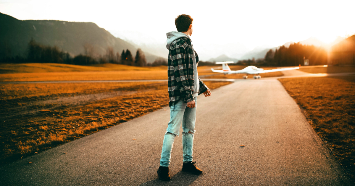 Decoding His Signals: 5 Signs He s Hiding His Feelings