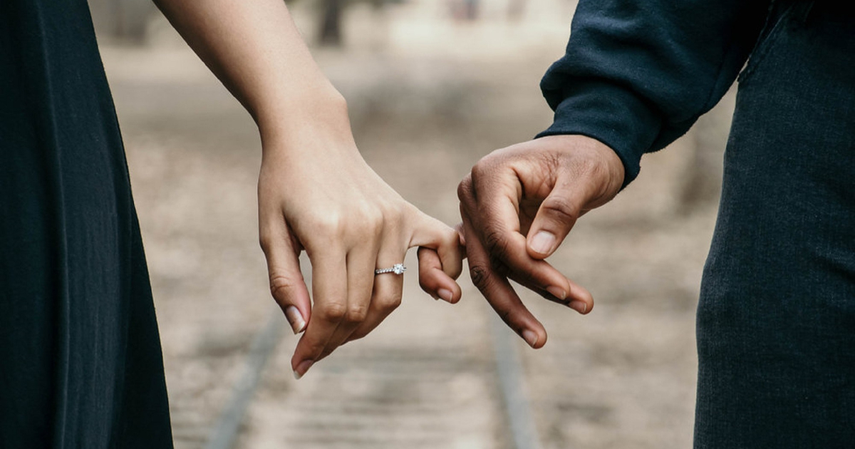 Promise Day 2021: Meaningful Promises to Strengthen Your Relationship