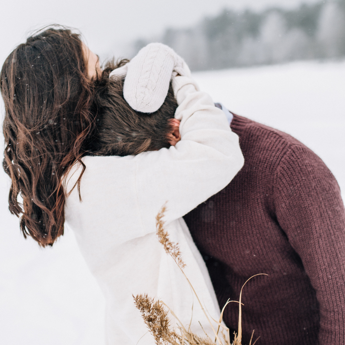 Signs of Comfort in a Relationship: Is He Really Settling In?