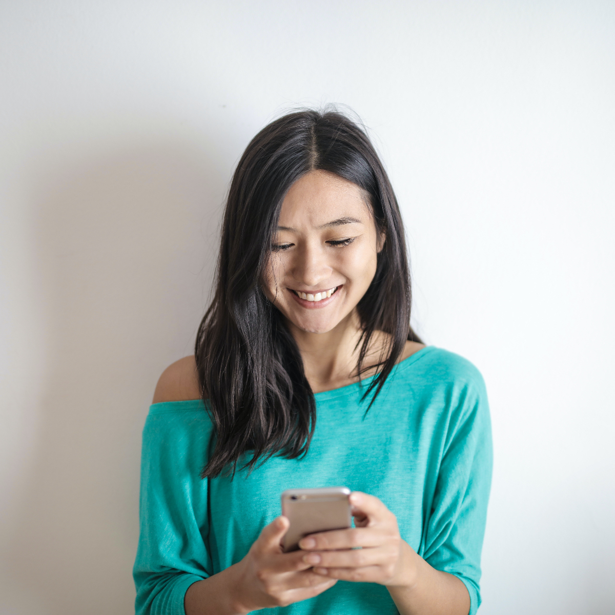 Is She Into You? 4 Subtle Signs of Developing Feelings